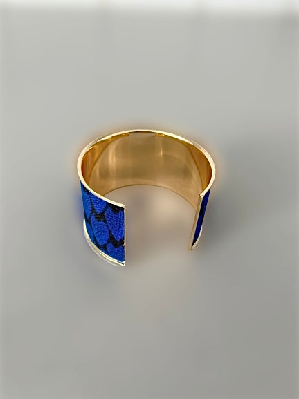 Wax bracelet